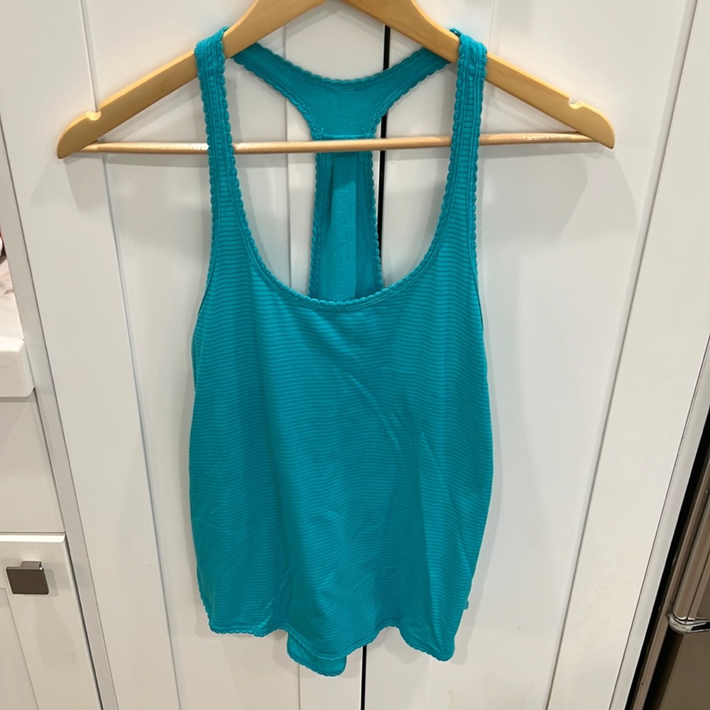 Lululemon flowy teal blue tank size 4.